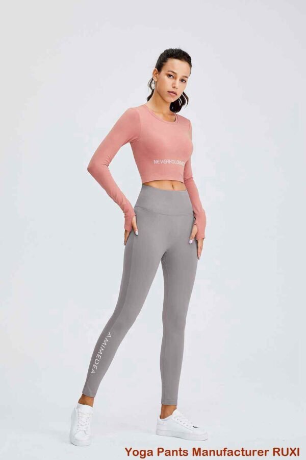 Pantalones deportivos de pierna ancha cómodos y elegantes