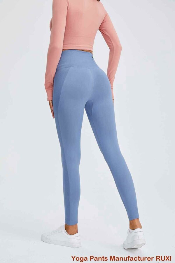 Body de yoga con mallas